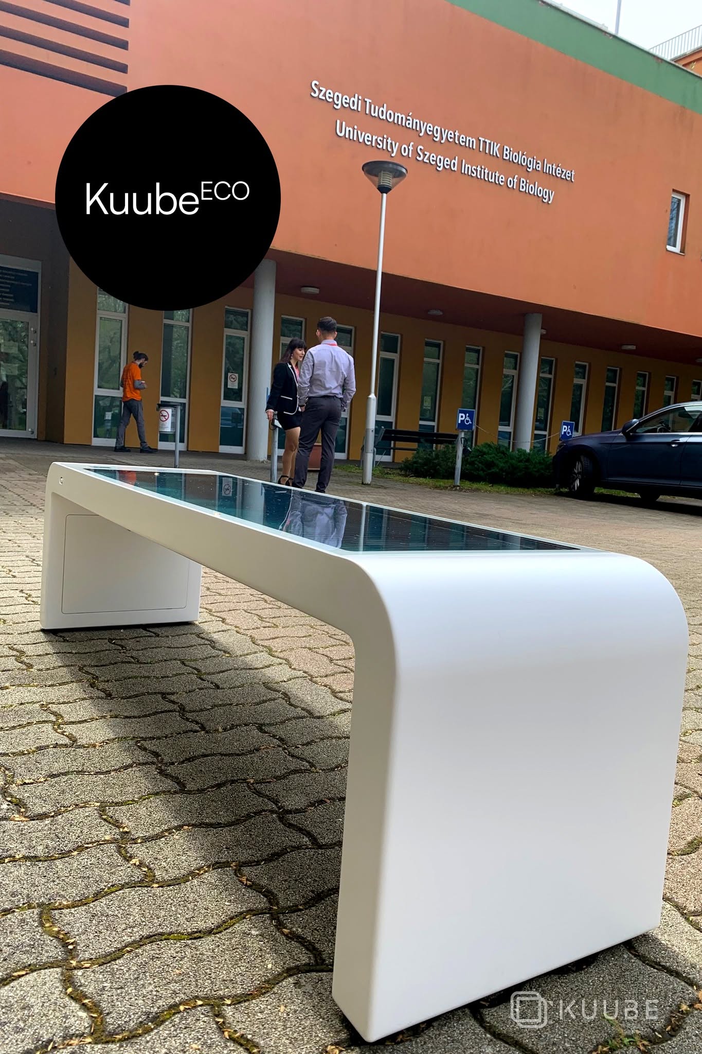 Kuube Eco pad a Szegedi Tudományegyetem előtt